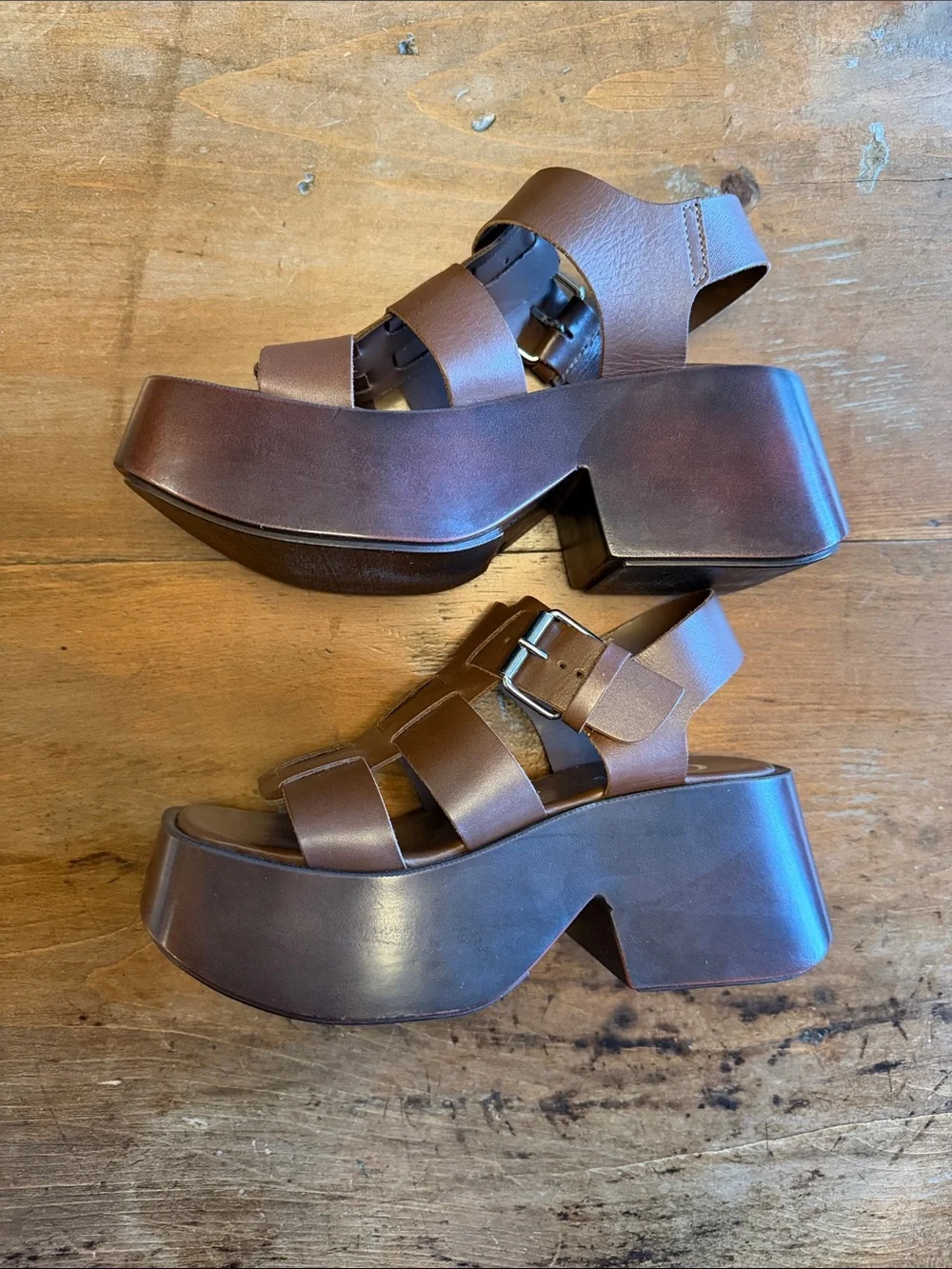 Candie’s chocolate Leather Laura Platform Sandal size 7/37